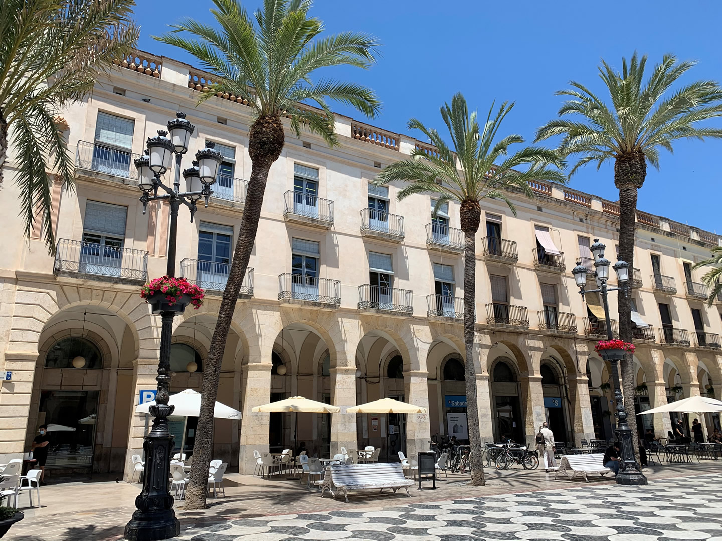 Biblioteca Municipal Joan Oliva i Milà