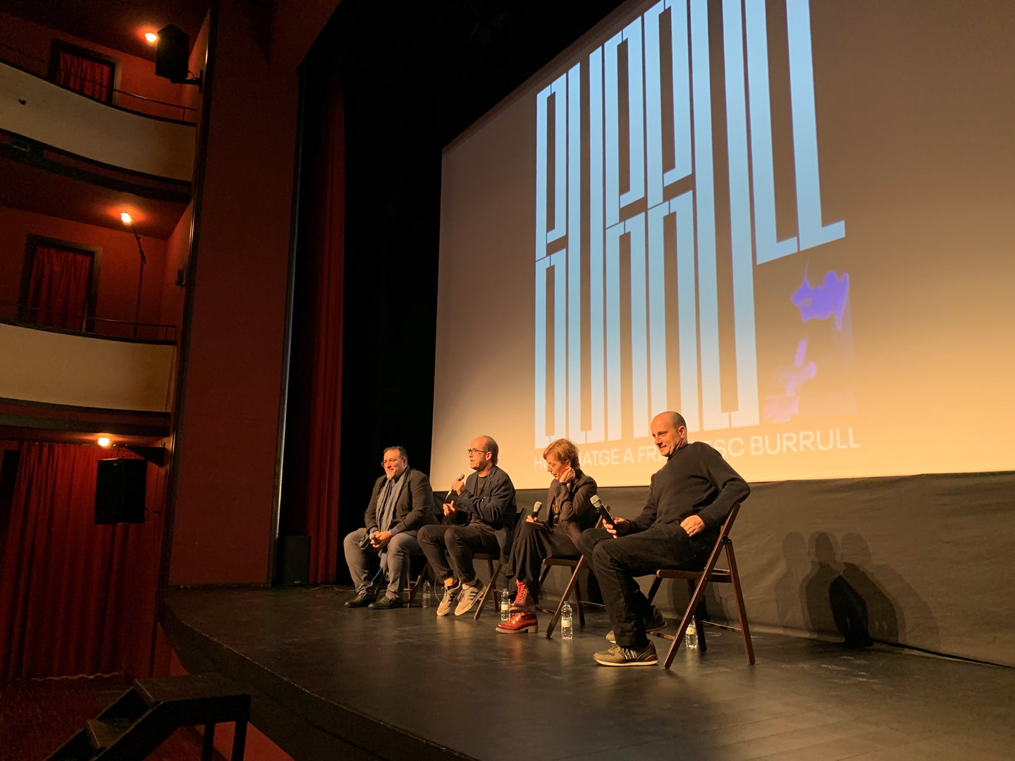 Inici del col·loqui, posterior al documental