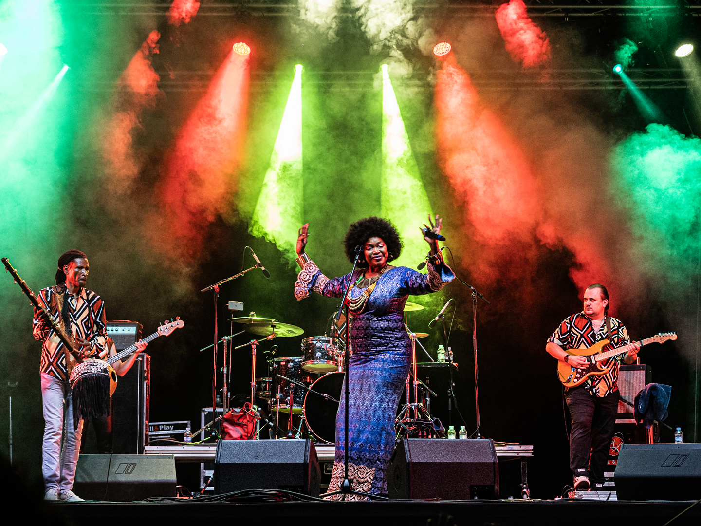 Oumou Sangaré, dissabte al vespre. Fotografia Luzdcalle