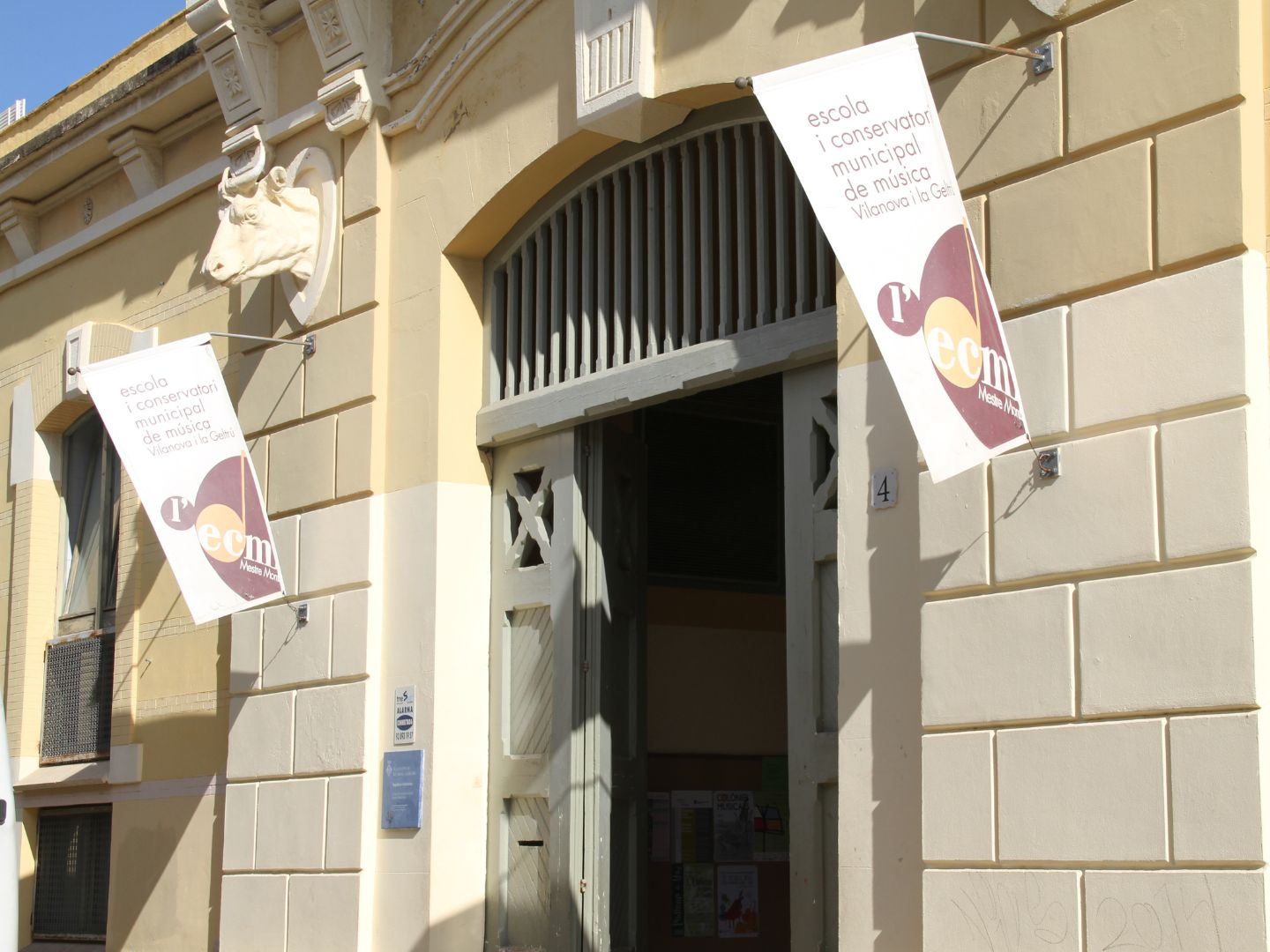 Escola i Conservatori  Municpal de Música Mestre Montserrat